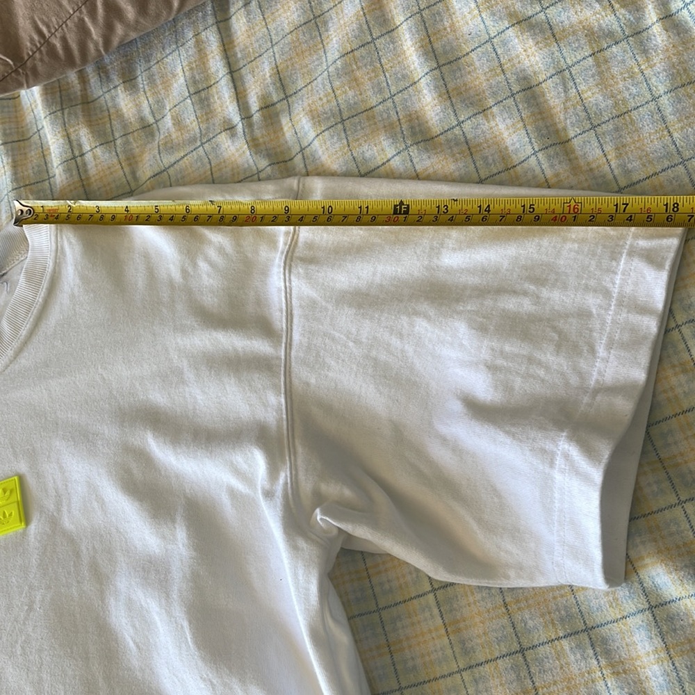 Adidas TSHIRT - Picture 5 of 10